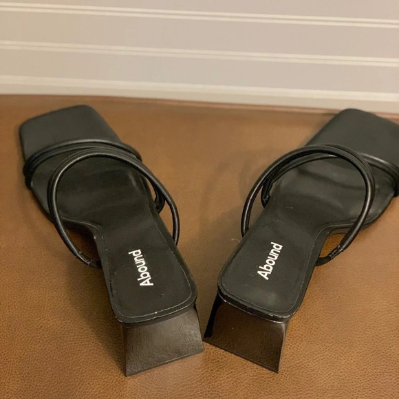 Abound women’s size 11M black‎ block heel open toe strappy sandal 4” heel. - Picture 5 of 6